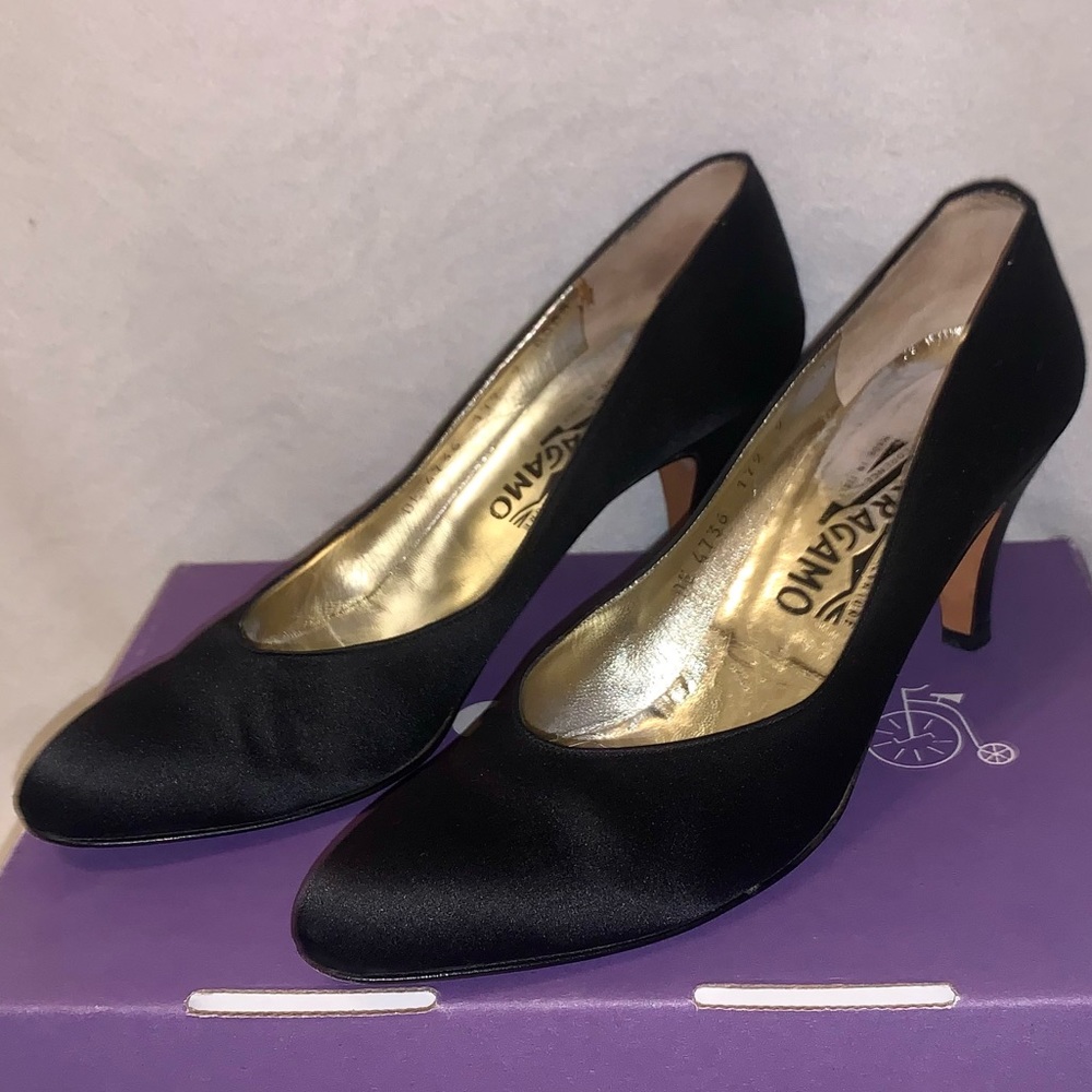 EUC BLACK SATIN FERRAGAMO HEELS